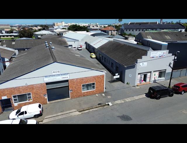 2,092M² WAREHOUSE FOR SALE IN ARCADIA
